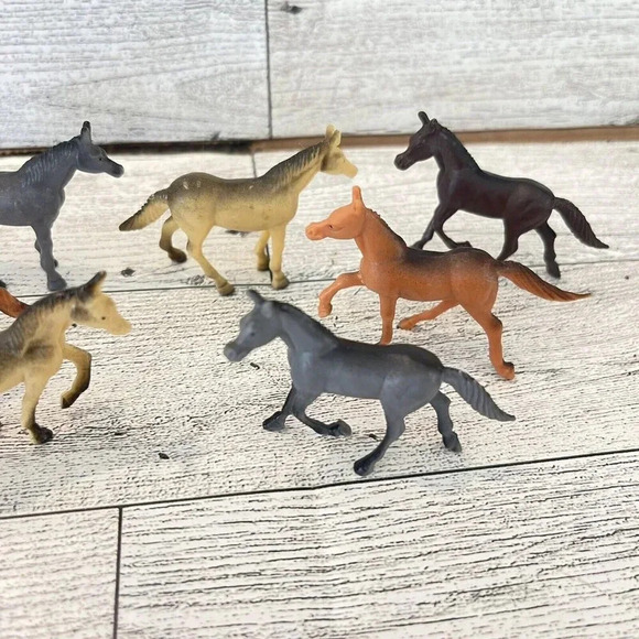 VTG Lot Of 8 Miniature Horse Figurines China Mixed Colors Poses Plastic Lot #1 - Picture 3 of 13
